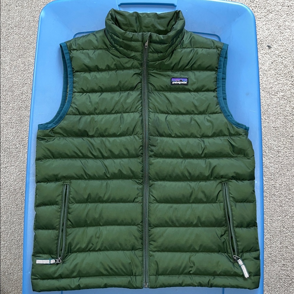 Patagonia Forest Green Down Vest, Size L (12)